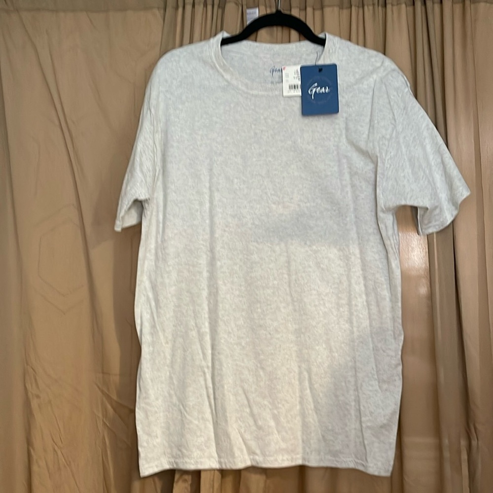 NWT Gear Men’s M Light Gray T Shirt Short Sleeve EXCELLENT CONDITION NO DAMAGE
